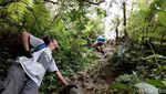 Habis Nyoblos, Langsung Naik ke Gunung Salak