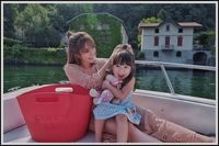 Gaya Gisella Anastasia Pakai Tas 'Ember' Gucci Seharga Motor