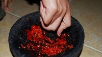 Kamu itu kayak sambal, pedas tapi bikin nagih. Wah, kira-kira kata-kata ini cocok dikasih siapa ya. Pacar atau mantan? Foto: Istimewa