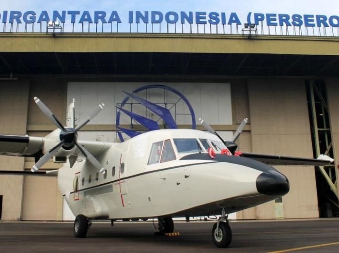 2 unit pesawat NC212i buatan PT Dirgantara Indonesia (PTDI) tiba di Filipina. Yuk lihat serah terimanya ke pihak militer Filipina yang memesan dua pesawat itu.