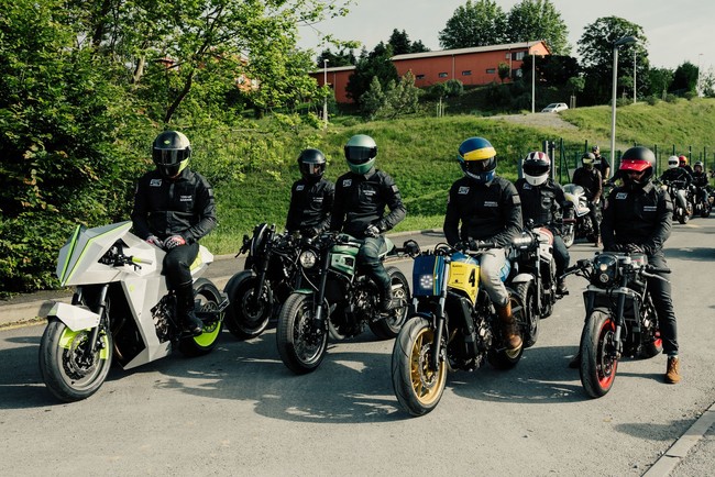 Motor Retro Yamaha Dimodifikasi Jadi 6 Gaya Keren