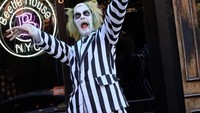 Beetlejuice juga siap menyapa dan menganggu setiap pengunjung yang akan masuk ke Beetle House! Foto: Istimewa