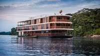 Mau sedikit petualangan, Ramsey bisa menjajal naik cruise menyusuri Sungai Amazon. Harga paketnya mulai dari US$ 1.679 (setara Rp 23,6 Juta). Ramsey bisa berlayar selama 305 hari di Amzaon dengan gajinya. (Anakonda Amazon Cruise)
