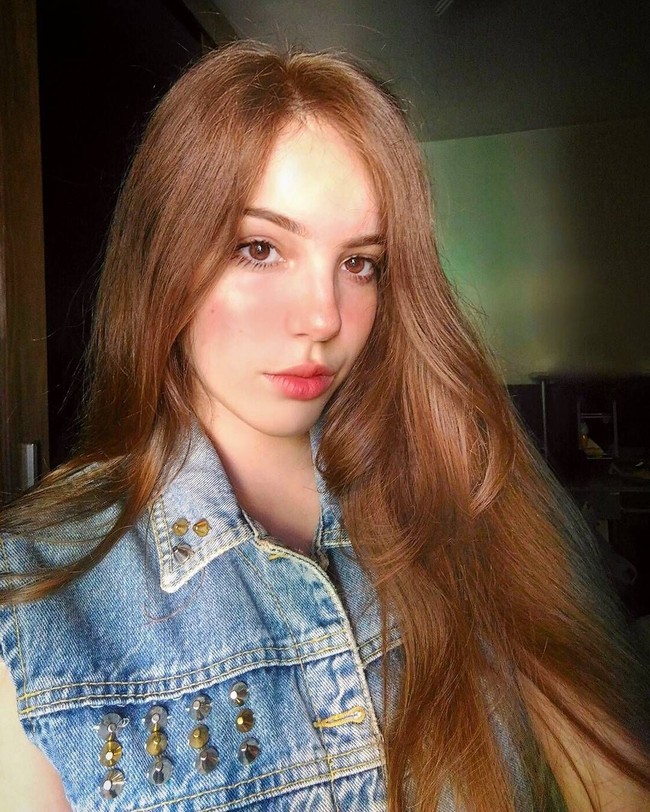 Banyak netizen yang mengagumi kecantikannya dan memuji keindahan tubuhnya. Foto: Instagram @jhulia_pimentel