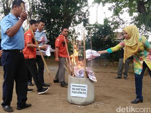 KPU Purworejo Musnahkan Ribuan Sisa Surat Suara