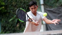 Christo, sapaan karib Christopher, menjadi petenis terbaik Tanah Air dalam sepuluh tahun belakangan. Peringkat pertama nasional didapatkan saat dia berusia 18 tahun. Kini, di usia 28, Christo tak tergeser.