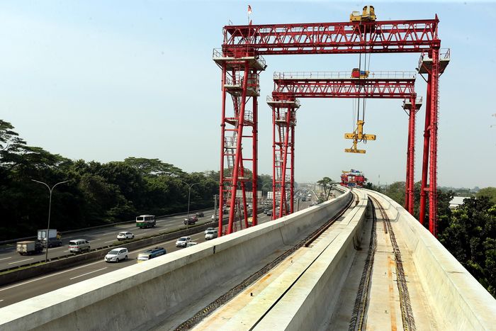LRT Jabodebek tahap I terbagi atas 3 lintasan yakni rute Cibubur-Cawang, Bekasi-Cawang dan Cawang-Dukuh Atas. Rengga Sancaya/detikcom.