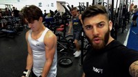 Selain itu, ia juga rajin fitness di gym dan melakukan berbagai latihan didampingi oleh personal trainer. Foto: Instagram/tomholland2013
