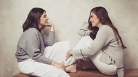 Shaloom juga menyebut bahwa selamanya ia akan tetap menjadi gadis kecil dari Wulan Guritno. Dok. Instagram/sharazaaa