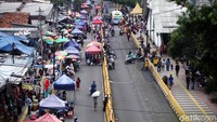 Pada hari-hari biasa kawasan tersebut dipenuhi pedagang dan pembeli.