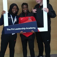 Jawahir Roble berkomitmen untuk menginspirasi banyak wanita di luar sana untuk tidak takut terjun ke lapangan bola, khususnya wanita berhijab. (Foto: Instagram/Jawahir_Roble)