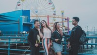 Anang Hermansyah bersama istri dan anak-anaknya menghabiskan waktu liburan di California. (aurelie.hermansyah/Instagram)