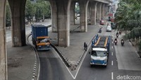 Aktivitas truk kontainer sempat sepi jelang Lebaran lalu.