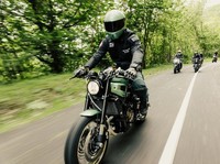 Motor Retro Yamaha Dimodifikasi Jadi 6 Gaya Keren