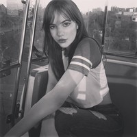 Jhulia merupakan model Brasil populer di bawah naungan agensi Unique Models. Foto: Instagram @jhulia_pimentel