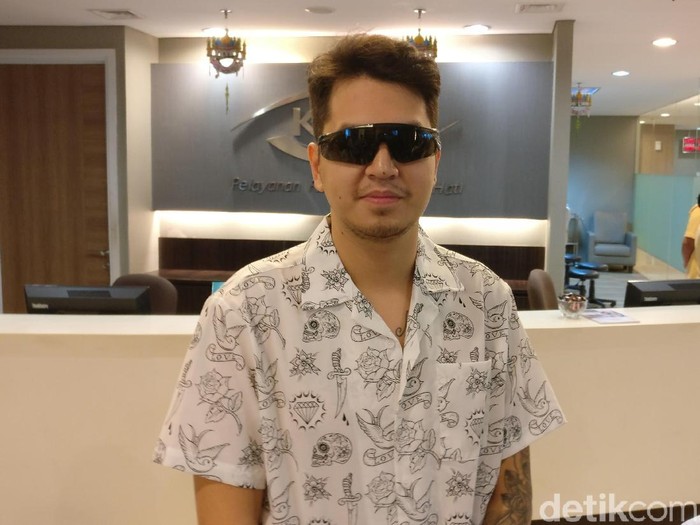 Kevin julio lasik