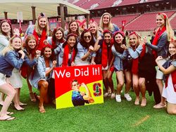 Putri Bill Gates Lulus Kuliah, Rayakan Bareng Pacar Arab