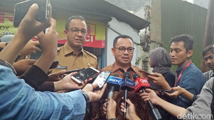 Anies dan Sudirman Said usai bertemu di salah satu warteg di Menteng, Jakarta Pusat (Fida-detikcom).