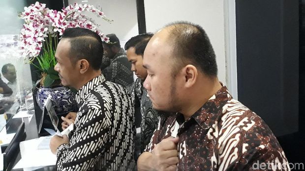 Ronny Laporkan Dugaan Penganiayaan Herman Hery ke MKD