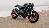 Builder asal Belanda, Ironwood Motorcycles, melengkapi modifikasi Yamaha XSR700 dengan motor garapannya yang bernama The Chronos Joyride. Motor itu menggabungkan garis retro dan sentuhan kontemporer. Foto: Dok. Yamaha
