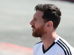 Messi dkk melakukan latihan di Bronnitsy Training Centre. REUTERS/Albert Gea.