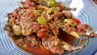 Kalau tumis peda yang satu ini bumbunya bukan diiris, melainkan di haluskan. Kelihatan enak ya, apalagi ditambah irisan pete. Foto : instagram @thysathysmelia