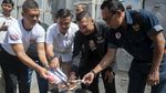 Petugas KPU Musnahkan Surat Suara yang Rusak