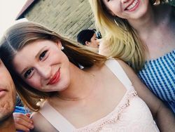 Putri Bill Gates Lulus Kuliah, Rayakan Bareng Pacar Arab