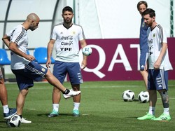 Argentina lolos ke 16 besar Piala Dunia 2018 jika bisa mengalahkan Nigeria dan Islandia gagal meraih kemenangan di pertandingannya. Jika Islandia menang, Argentina tetap bisa lolos asalkan mampu unggul selisih gol. REUTERS/Albert Gea.