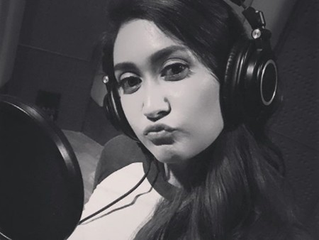 Duh, Nafa ngefans atau naksir sama Iqbaal nih? Dok. Instagram/nafaurbach