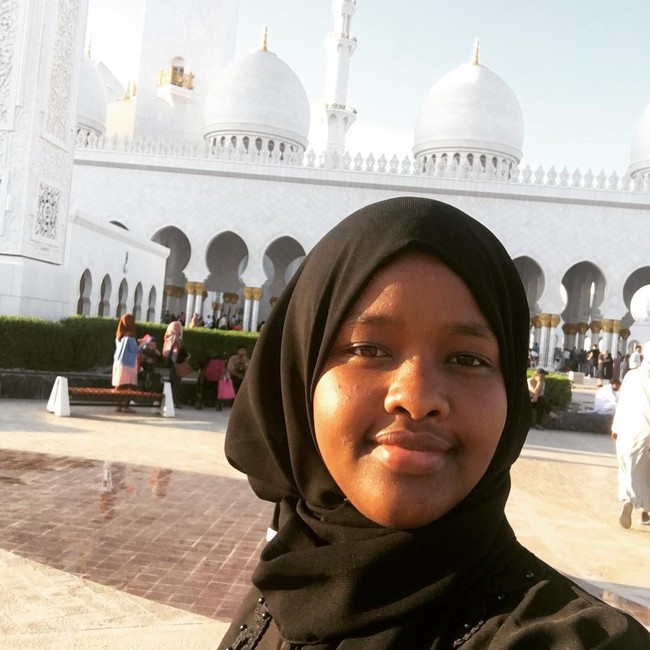 Dulu di kampung halamannya, Mogadishu, Somalia, JJ hanyalah seorang gadis kecil yang suka sekali sepak bola. Kini, ia membuktikan agama dan hijabnya tidak menghalangi JJ untuk menekuni bidang kesukaannya. (Foto: Instagram/Jawahir_Roble)