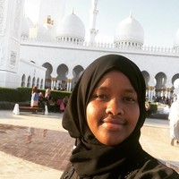 Dulu di kampung halamannya, Mogadishu, Somalia, JJ hanyalah seorang gadis kecil yang suka sekali sepak bola. Kini, ia membuktikan agama dan hijabnya tidak menghalangi JJ untuk menekuni bidang kesukaannya. (Foto: Instagram/Jawahir_Roble)