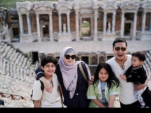 Tik Tok Diblokir, Arie Untung Bersyukur Anak-anaknya Tak Ikut Main