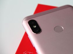 Penampakan Redmi 6 Pro Berkamera Ganda dan Berponi