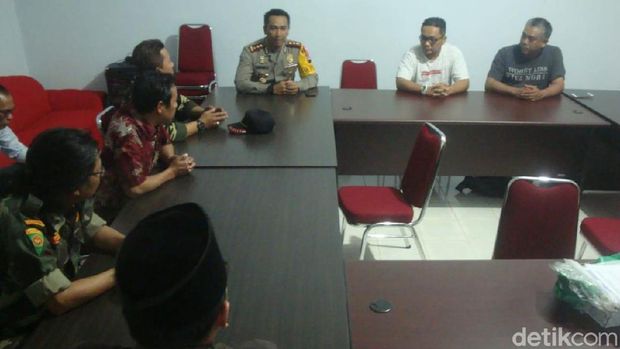 Jelang Pilkada Banser Gerudug Kantor PDIP Banyumas, Ada Apa?