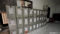 Sebanyak 31 Kota suara yang disiapkan di Kelurahan Meruyung.