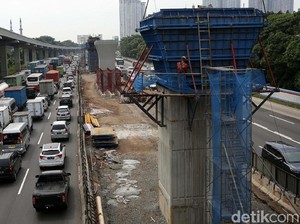 Soal Proyek Kereta Cepat dan LRT, Sri Mulyani: Impornya Besar