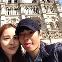 Sebelum menikah dengan kapten timnas, Hye Jin pernah menjalin asmara dengan penyanyi grup Brown Eyes Soul pada 2003 hingga akhirnya putus pada 2012. Foto: Instagram @underhiswings2016