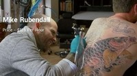 Mike Rubendall dibayar untuk membuat tato dengan harga US$125 atau setara Rp 1.750.000/ jam. Successstory.com/Istimewa.
