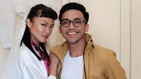 Bubah Alfian diterbangkan dari Indonesia menjadi makeup artis dalam pernikahan Kelly. Foto: Kelly Tandiono (Instagram)
