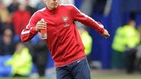 Last sunday, tulisnya. Duh, kok setelah minum sebotol air mineral malah jadi kurang seimbang gitu tubuhnya? Foto: Instagram hectorbellerin