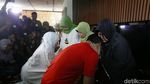Suasana Haru Saat Kang Emil Sungkem ke Ortu Sebelum Nyoblos