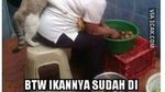 Kocak! 8 Meme Ikan Goreng Ini Bikin Ngakak, Ada yang Masak Pakai Helm