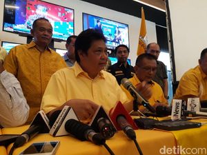Airlangga Menolak Gugatan Syarat Cawapres