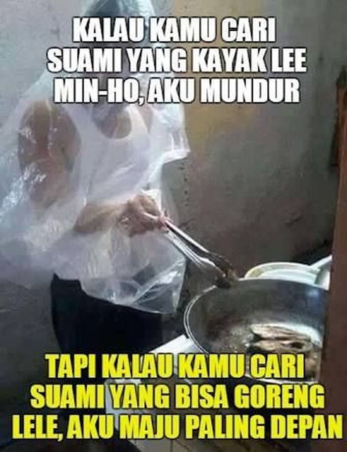 Kocak! 8 Meme Ikan Goreng Ini Bikin Ngakak, Ada yang Masak Pakai Helm - Foto 3