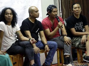 Pengalaman Seru Slank Tampil dengan Konsep Burning Stage