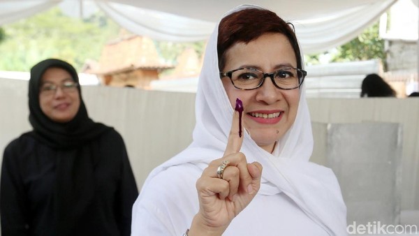 Maju Jadi Calon Walikota, Nurul Arifin Mencoblos di Bandung