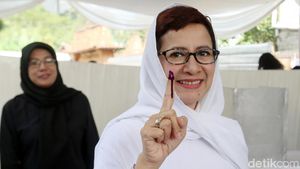 Maju Jadi Calon Walikota, Nurul Arifin Mencoblos di Bandung