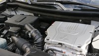 Mitsubishi Outlander PHEV saat ini, mesin konvensional kini lebih besar dengan kapasitas mesin 2.4 L, yang mampu menyemburkan max output 99 kW dengan torsi mencapai 211 Nm. Foto: M Luthfi Andika