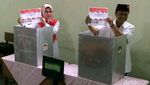 Anton Charliyan Nyoblos di Tasikmalaya